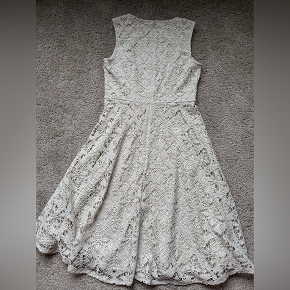 London Times Beige Lace Dress 4 - Picture 10 of 10